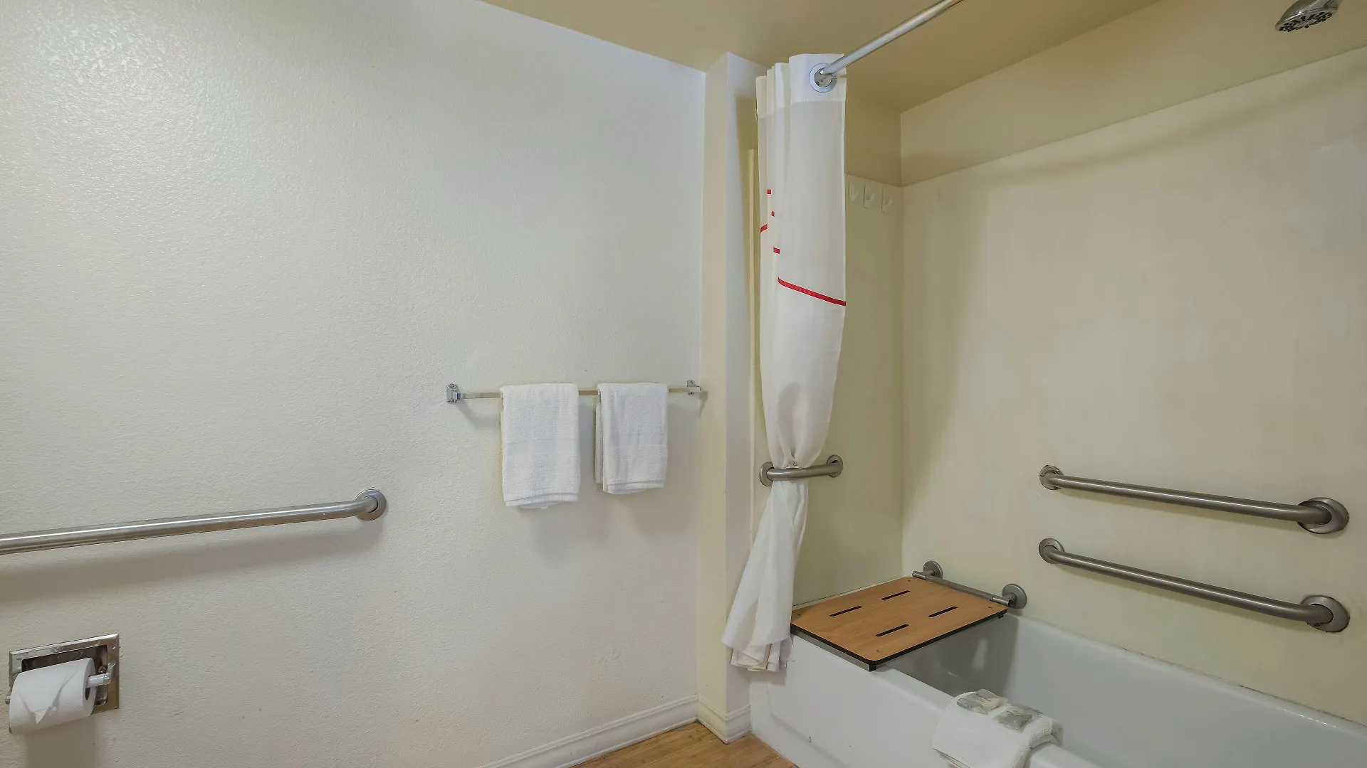 Staying Near Southlake Mall: 7 Budget Hotels Compared
