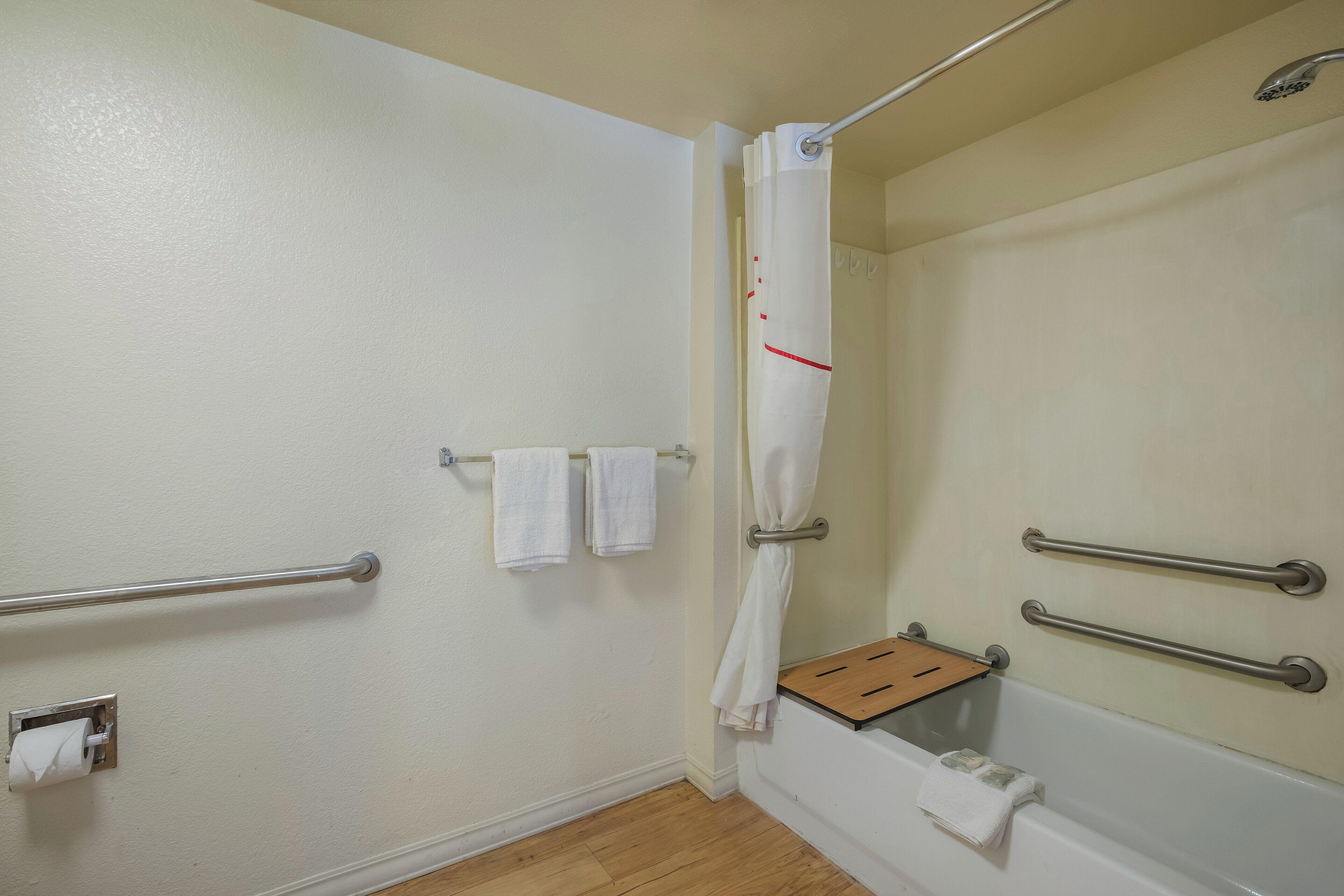 Staying Near Southlake Mall: 7 Budget Hotels Compared